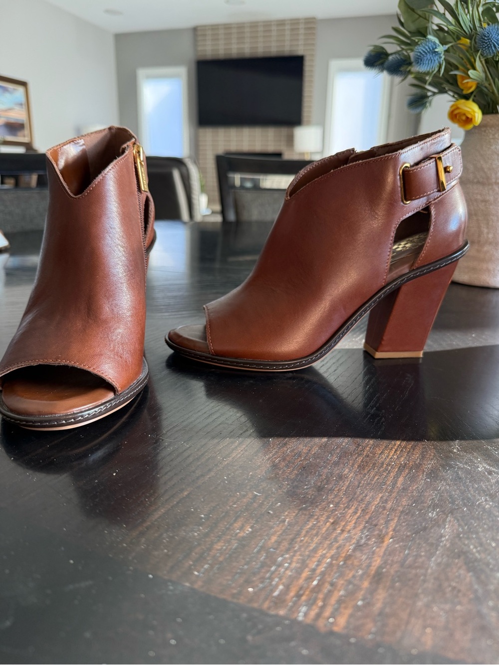 Vince Camuto KINA Cognac Leather Peep Toe Booties Heels Size 8M